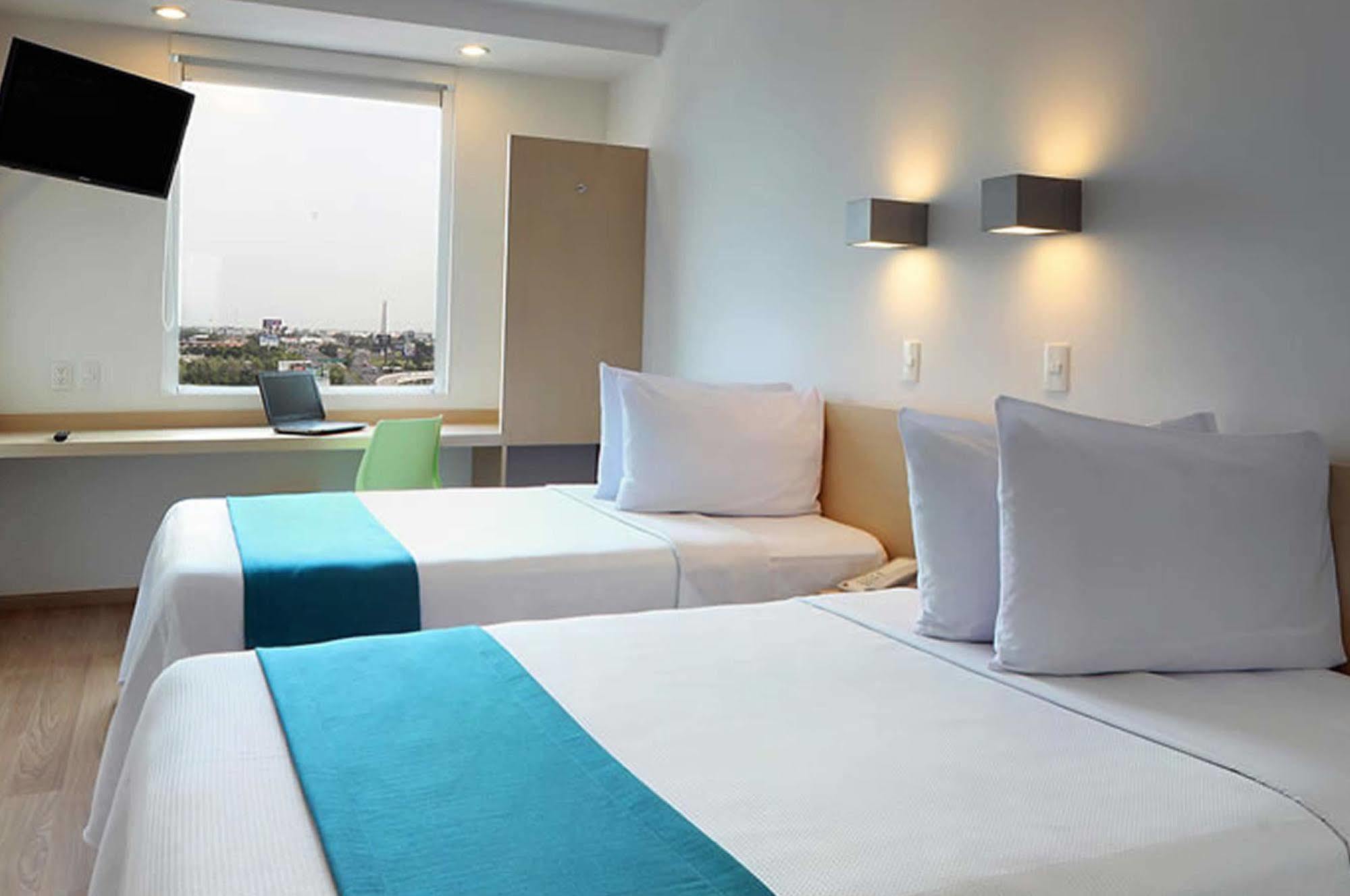 วัน ซีดี เด เม็กซิโก ปาตริโอติสโม Hotel เม็กซิโกซิตี้ ภายนอก รูปภาพ